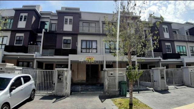 cheap Strata townhouse bandar puteri bangi 1