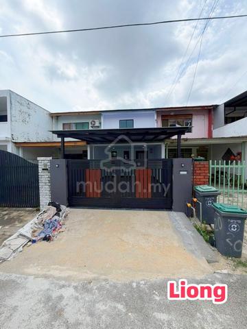 Jalan Teratai Taman Johor Jaya low cost fully renovated 770sf 3B2B 1