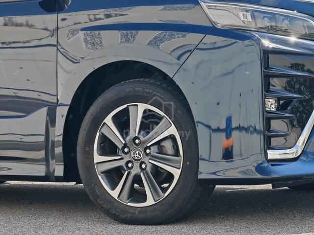 2020 Toyota VOXY 2.0 ZS KIRAMEKI III (A) - 3