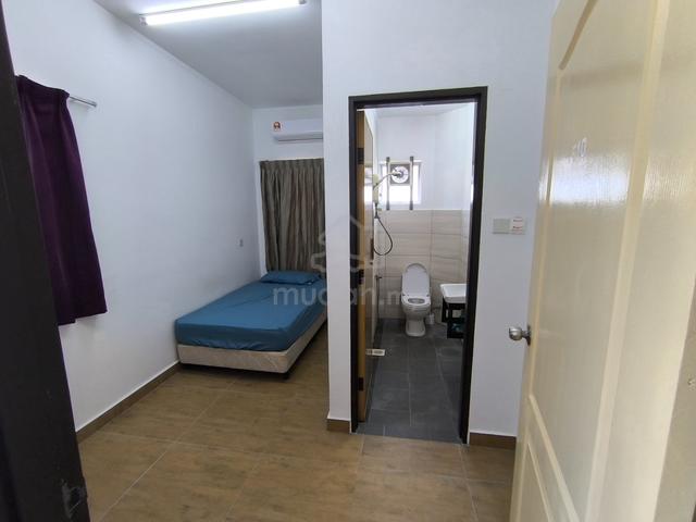 Ampang Master Room / Bilik Sewa (Free Parking and Wifi) 1