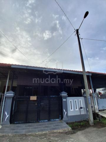 Rumah Teres Untuk Disewa di Batu 23, Labok 1