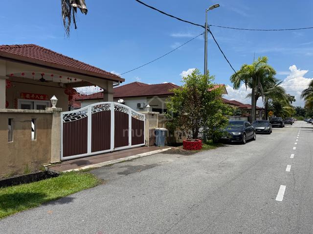 [SEMI-D 44X65] Telok Panglima Garang Single Storey Semi-D 1