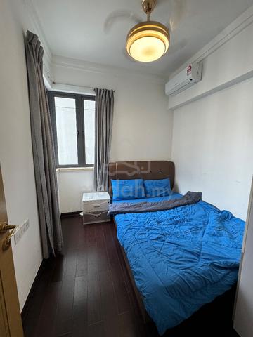 rnf near ciq for room for rent / one month deposit/ ready move in 2