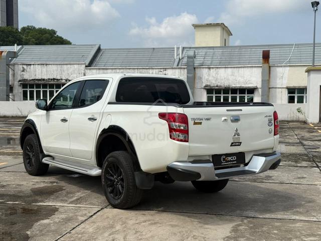 Mitsubishi TRITON 2.4 VGT A/T PREMIUM Free Warrant - 2