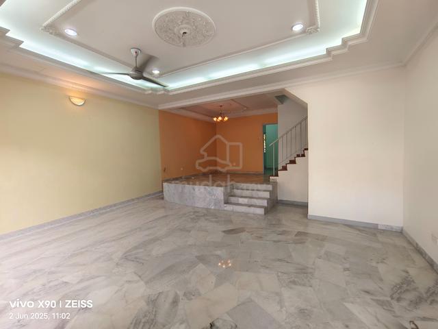 Freehold 2 Storey 20x70 Taman University Indah Equine Seri Kembangan 1