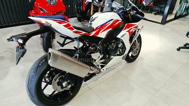 Honda CBR1000RR-R SP - photo 5 of 9