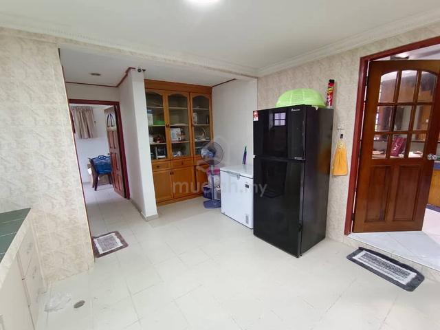 Bungalow house • kolombong • taman khidmat • furnished 3