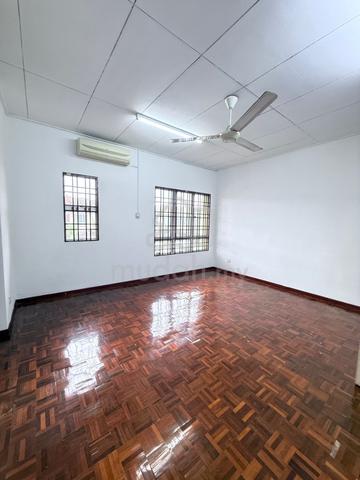 Klang Bandar Botanic 2 Storey house Rent 1