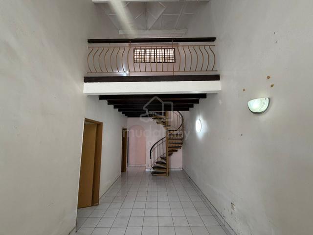 Taman Molek Single Storey Terrace House nearby CIQ town area 1
