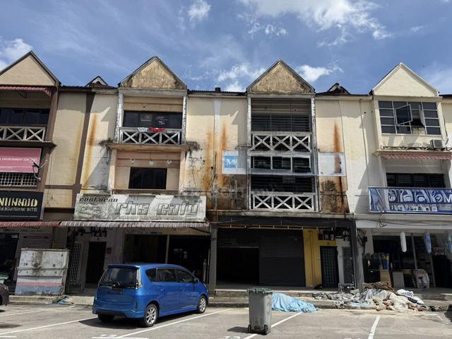 Taman Tampoi Utama @ JB Three Storey (1st & 2nd Floor) Renovated Shop 1