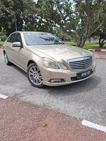 2010 Mercedes Benz E200 CGI BlueEFCY - 3