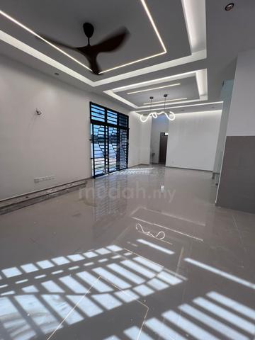 2-storey house - CORNER LOT, Taman La Casa Lunas, Lunas 4