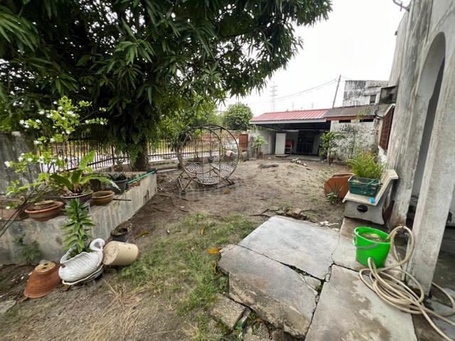 Corner Lot Single Storey Terrace -Taman Mas Farlim , Ipoh Perak 4