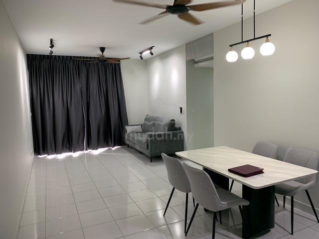 E Island Lake Haven 1