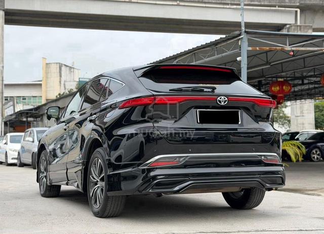 LOCAL SPEC 2021 Toyota HARRIER 2.0 LUXURY (A) - 2