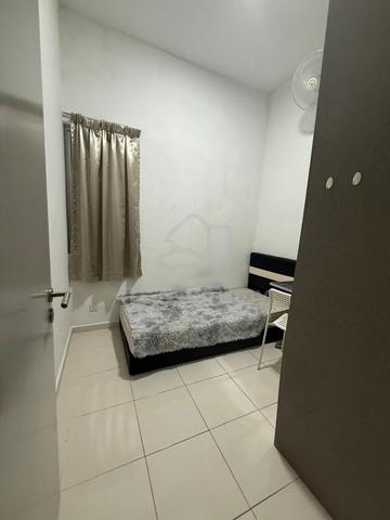 I residence Kota damansara condo Single room for rent 1