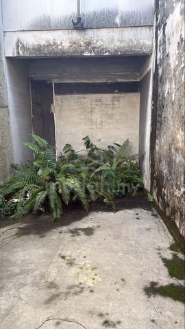 three storey shop lot kulai taman putri for sale 1