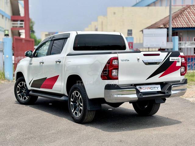 2024 Toyota HILUX 2.4 V FL 12K SUPERBLOW WITH WRTY - 3