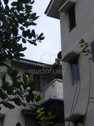 Apartment Wawasan 1