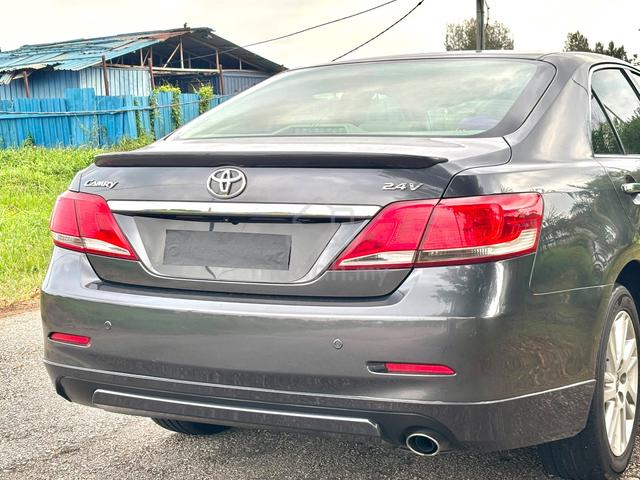 2011 Toyota CAMRY 2.4 V FACELIFT Good Condition - 4
