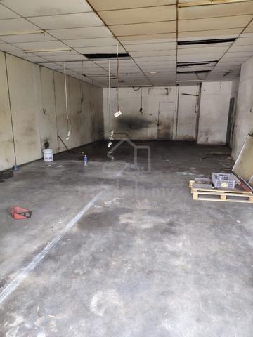 GROUND FLOOR Batu Maung Main Rd Light Industry Shoplot 900SF 3