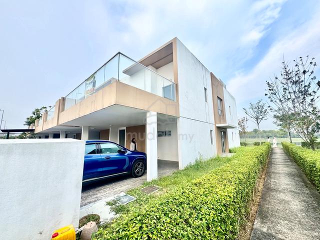 TERMURAH END LOT! GROUND FLOOR Townhouse Casa Bluebell Cybersouth 1