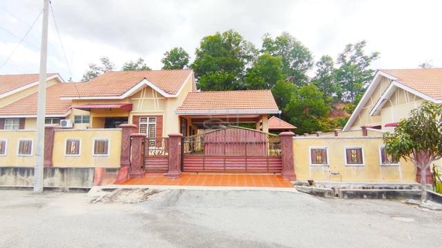 [CORNER LOT FULLY FURNISHED] Semi-D Setingkat Gambang Damai Kuantan 1