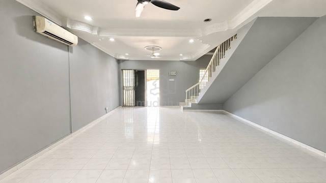 Full.Loan Cashback SiapReno Endlot 2Sty Rumah Teres Tmn Semenyih Mewah 1