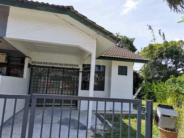 Meru 1 tingkat Corner 3 bilik 2 toilet jalan ke kedai 1