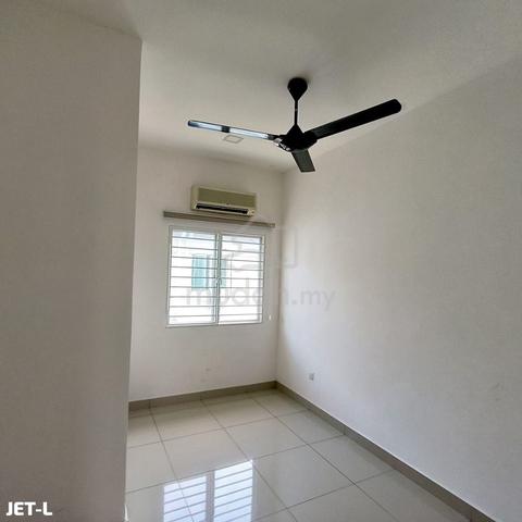 Taman Saga Klang Double Storey House For Rent Tabletop Aircond 1