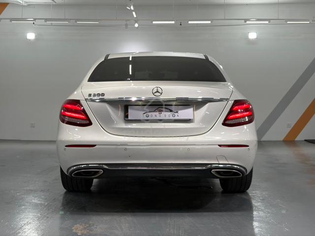 2016 Mercedes Benz E200 AVANTGARDE 2.0 / F*LOAN - 4
