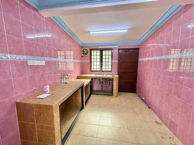 full loan KOTA MASAI JLN NENAS 2 sty LOW COST reno kitchen extended 1