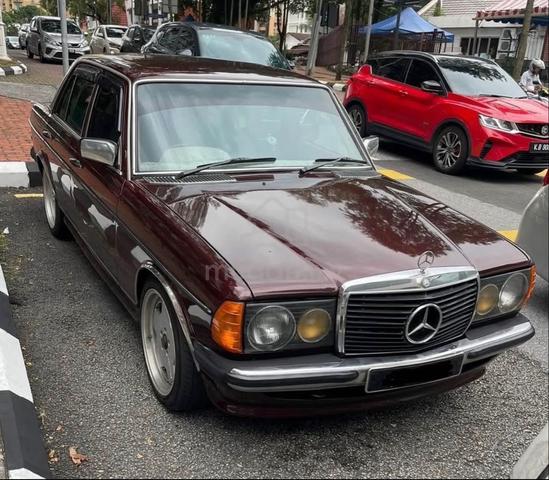 Mercedes Benz 230E - 1