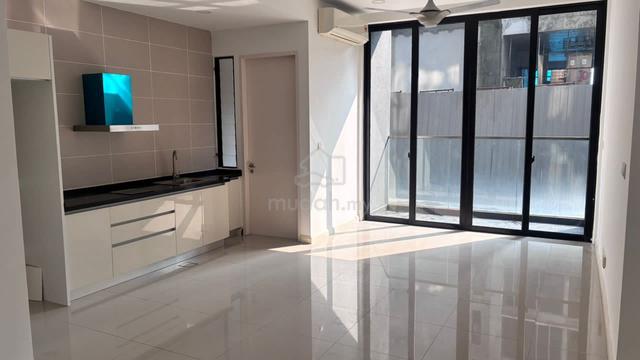 D' Pristine @ Medini 1