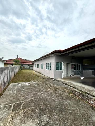 CORNER, Teres Setingkatt, MELABAN 1