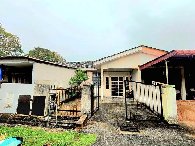 Single Storey Terrace, Taman Gadong Jaya, Labu, Negeri Sembilan 1