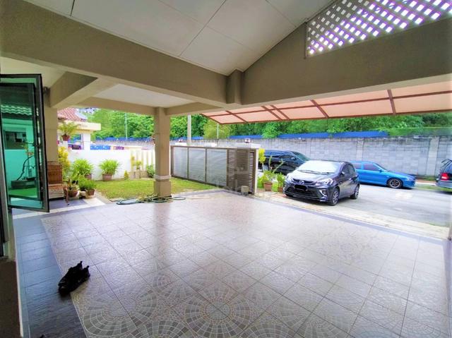 End Lot Double Storey Terrace Kelana Idaman, Ara Damansara PJ Near LRT 1
