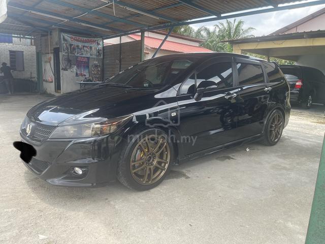 Honda STREAM 1.8 i-VTEC (A) 4WD - 5