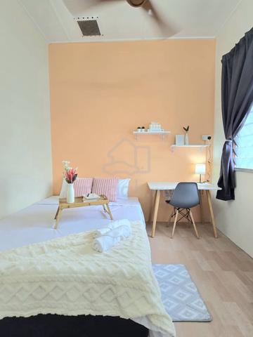 Taman Johor Jaya｜Middle Room | 5Mins To Tebrau **MALE ONLY** 1