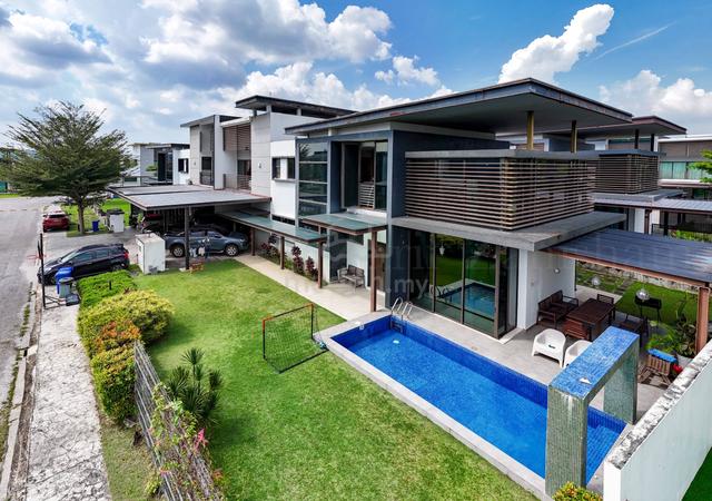 Renovated 2 Storey Semi D Ficus Peak @ Denai Alam 1