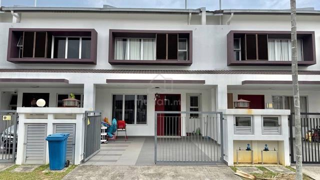RENOVATED&GATED GUARDED@ 2 Storey Terrace Bandar Rimbayu Type Starling 1