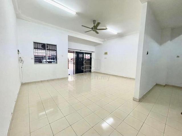 Rumah Double Storey Untuk Dijual – BANTING 🏡 1