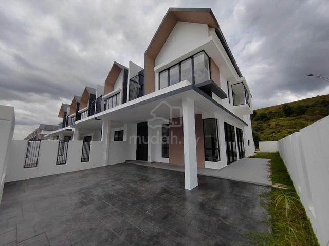12Ft End Lot | 22x80 4R4B Freehold| 2 Storey House Salak Tinggi 1