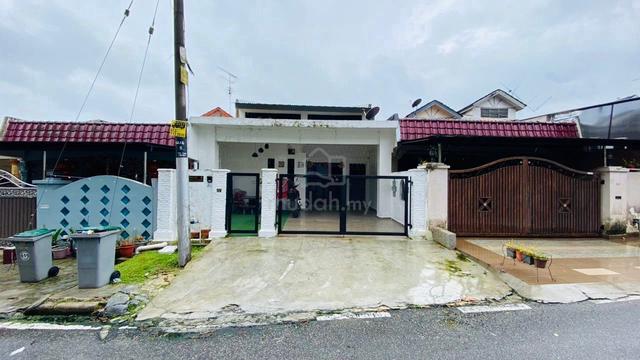 20min to CIQ | Taman Anggerik Tampoi Single Storey | Near Kempas 1