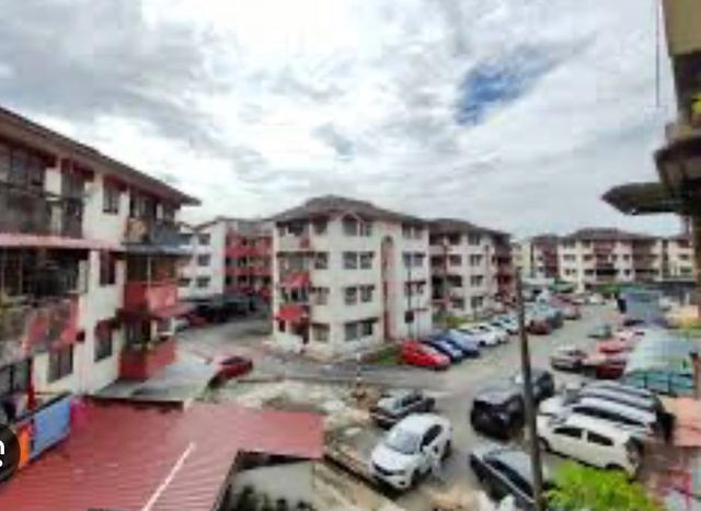 Flat Taman Perling 1