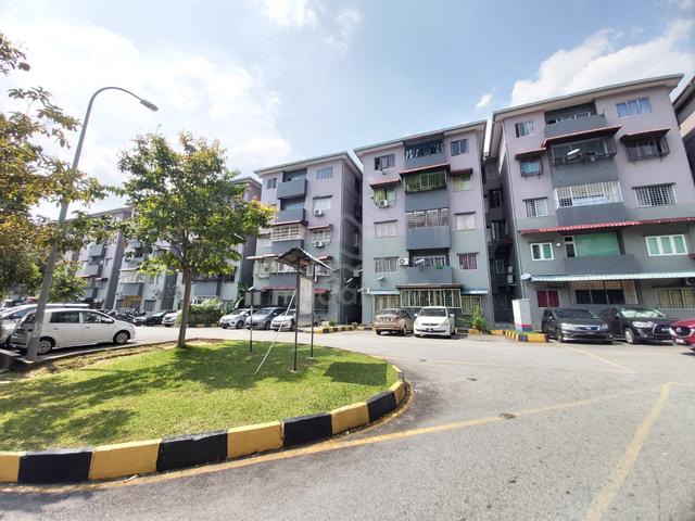 Bilik Kecil Putra Indah Equine Park Pinggiran Putra Seri Kembangan 1