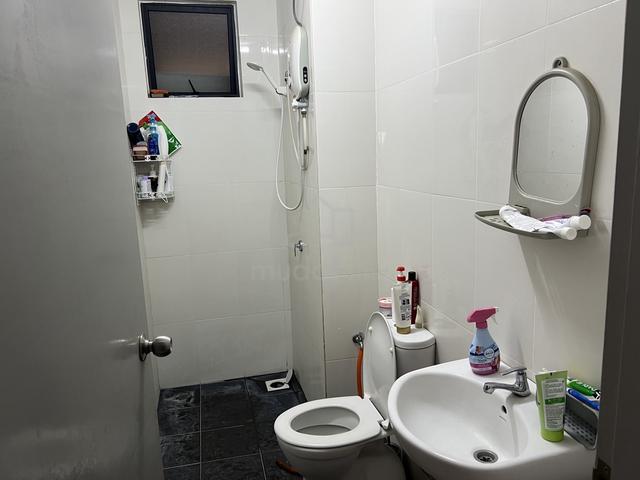 Bilik Sewa Perempuan 1