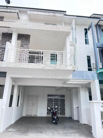 Rumah Teres 3 Tingkat Untuk Di sewa 1