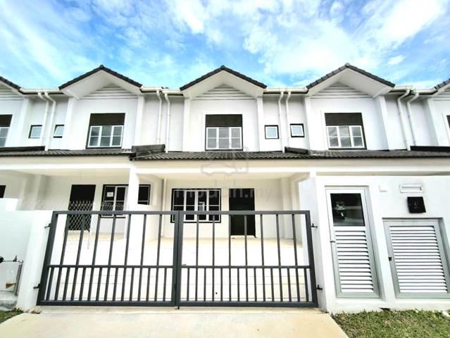 (RUMAH CANTiK) DOUBLE STOREY M SENYUMIA SALAK TINGGI 1