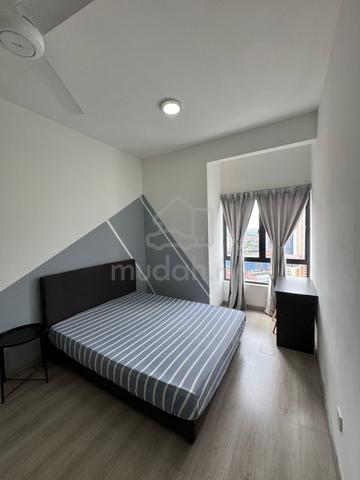 Fully Furnished Middle and Master Room at The Hamstead Desa Tun Razak 1